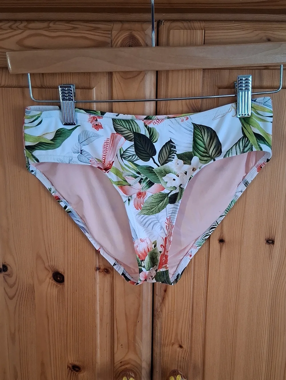 Nip Tuck Swim White Green Pink Tropical Floral Tankini Two Piece Swimsuit Size 4